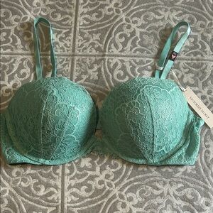 NWT Victoria's Secret Teal Lace Bra